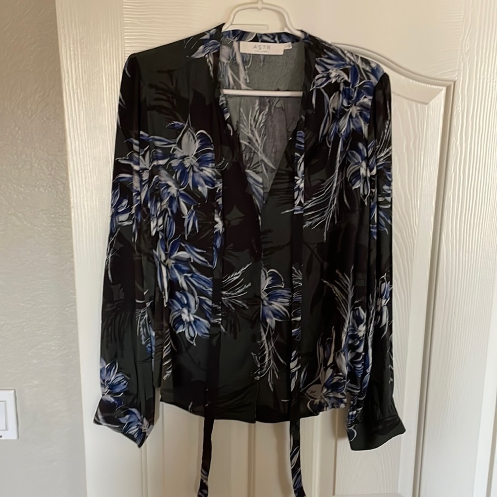 Astr tie neck blouse